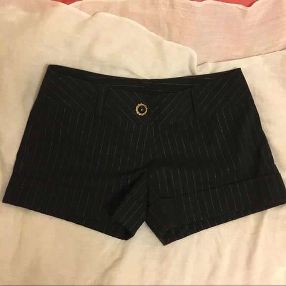 Black cuffed dressy shorts - small - Picture 3 of 8